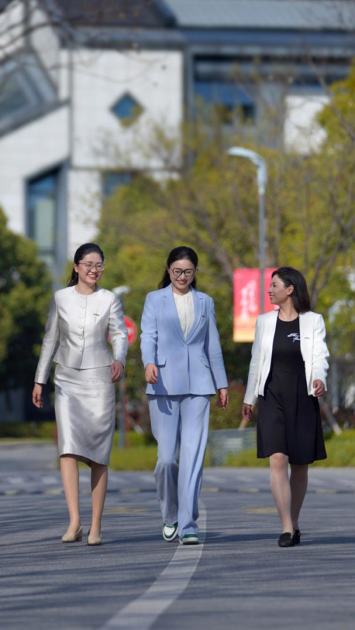 30年前一起上学，30年后一起创业！