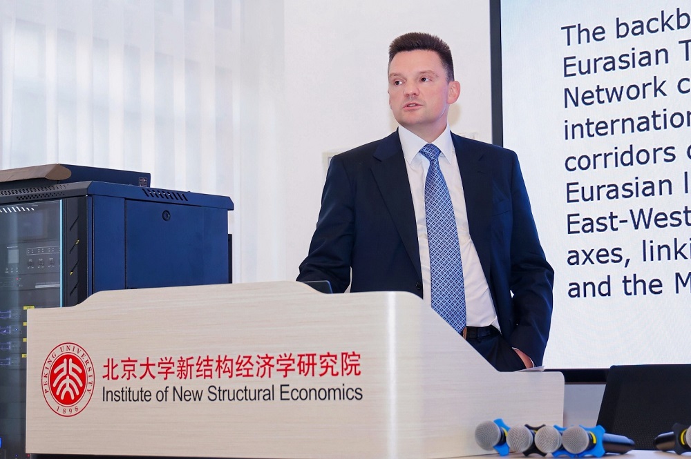 欧亚开发银行行长在中国发表演讲：“多边开发银行需要新的动力”